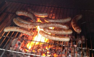 RackuRüther_Bratwurst_aufdemGrill