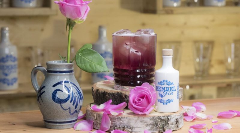 Der Blueberry Shrub mit Bembel Gin - Foto: Bembel Gin