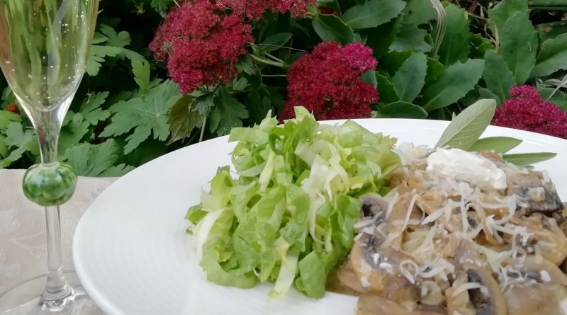 Champignon-Sauce mit Spaghetti - Rezept von Holled' Auer