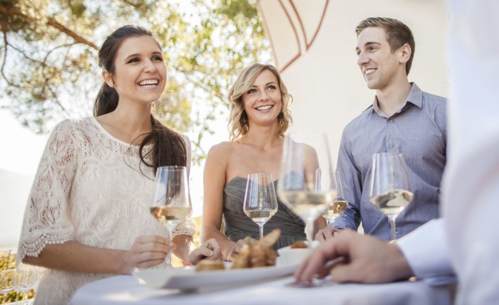 Wein im Freien / Bild: Konsortium Südtirol Wein