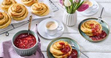 Puddingschnecken mit Erdbeeren