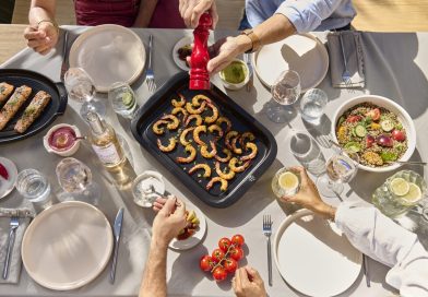 Vielseitig grillen und stilvoll servieren: Die Grill-to-Table-Kollektion von Peugeot