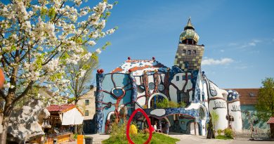 Ostern unter der Goldkuppel: Bayerns wohl buntester Ostermarkt in Abensberg