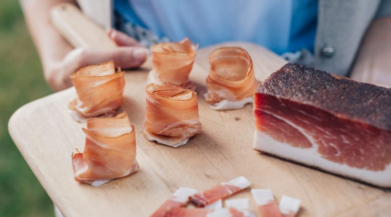 30 Jahre Südtiroler Speck g.g.A.: Zwischen Tradition, Aperitivo und Genussmomenten zu Hause