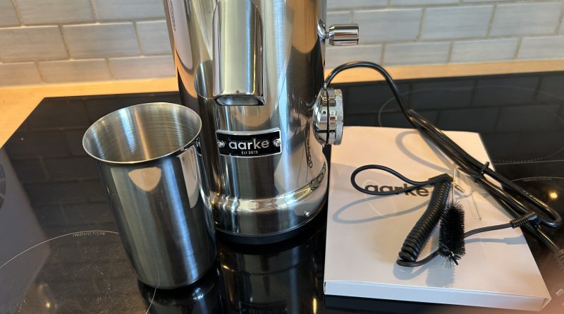 Aarke Coffee Grinder im Test: Gleichmäßiges Mahlgut und präzise Dosierung